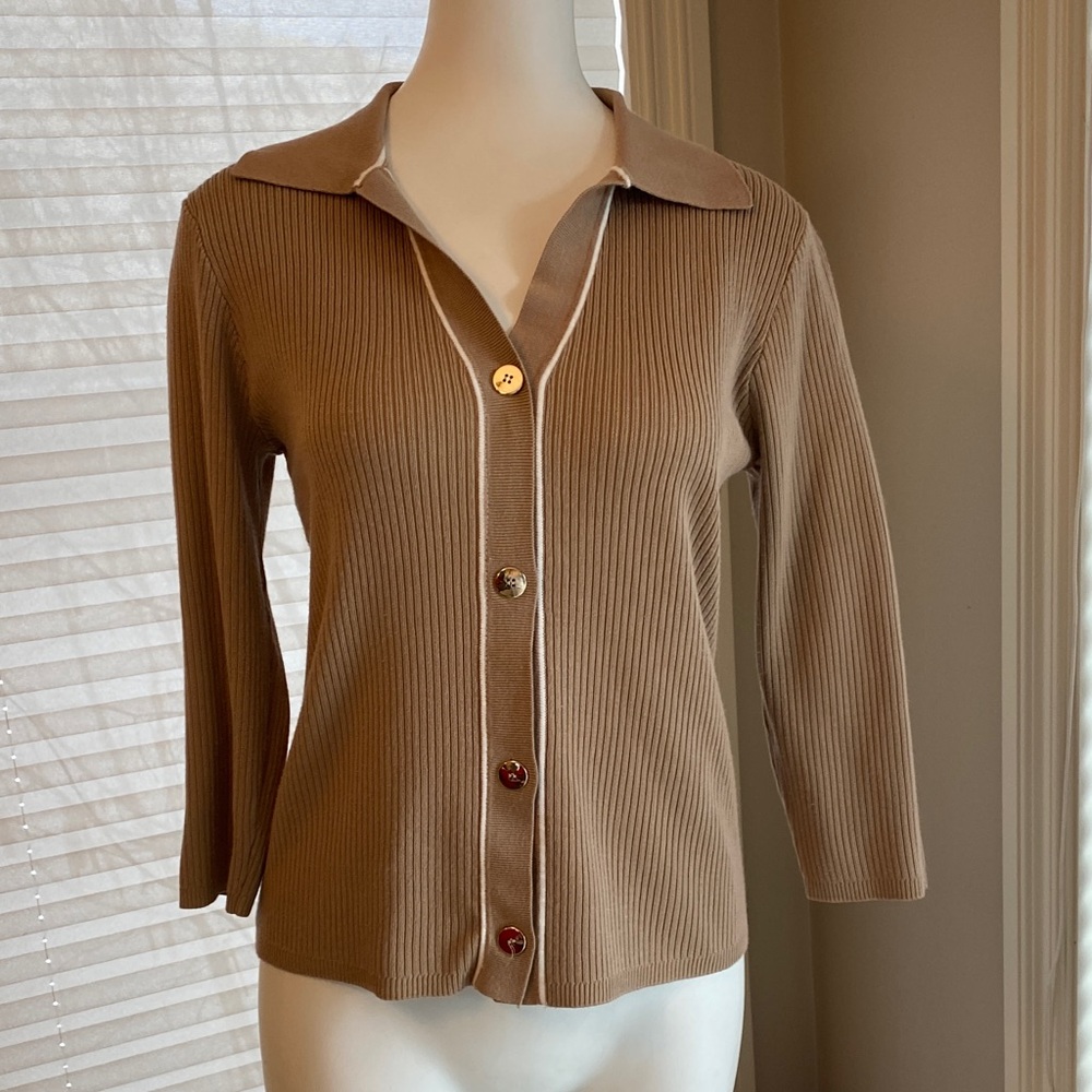 Cable & Gauge Taupe Ribbed Button-Front Knit Top